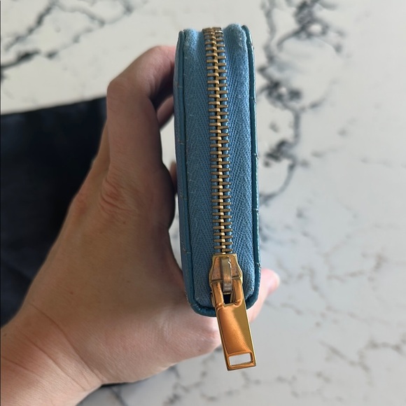 Yves Saint Laurent Blue Leather Zippy Long Wallet with Gold Logo - Picture 3 of 14